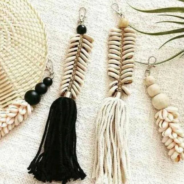 Hermi Seashell Tassels in Black - IrregularLines