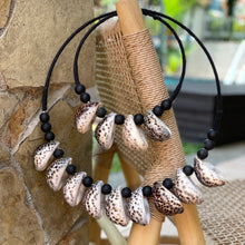 Load image into Gallery viewer, Black African Necklace with Shells - IrregularLines
