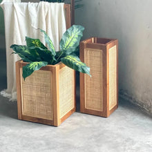 Load image into Gallery viewer, Mahkota Basket - IrregularLines
