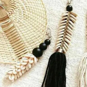 Hermi Seashell Tassels in Black - IrregularLines