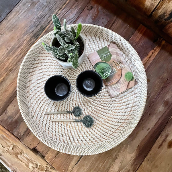 Wicker V Round Tray Whitewash - IrregularLines